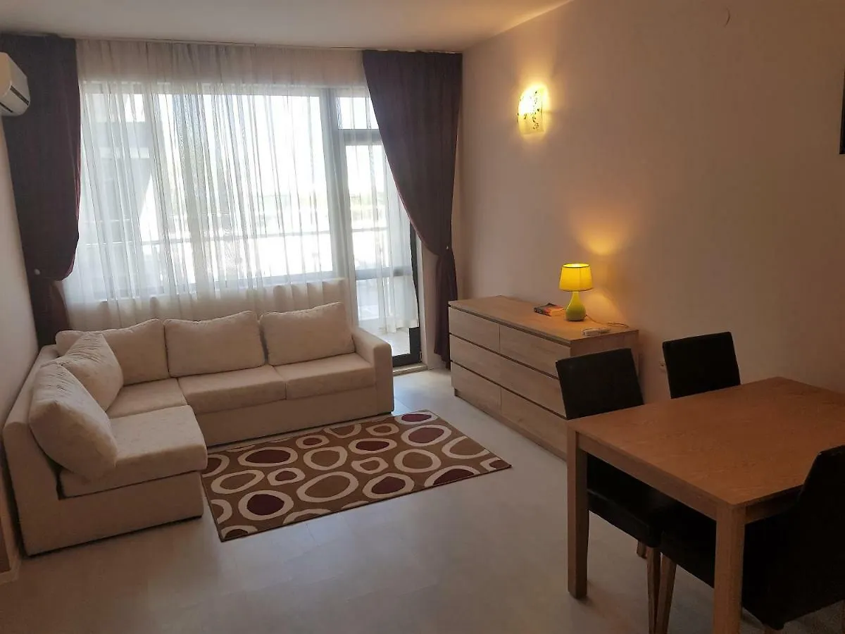 Yalta Studio Golden Sands Hotel