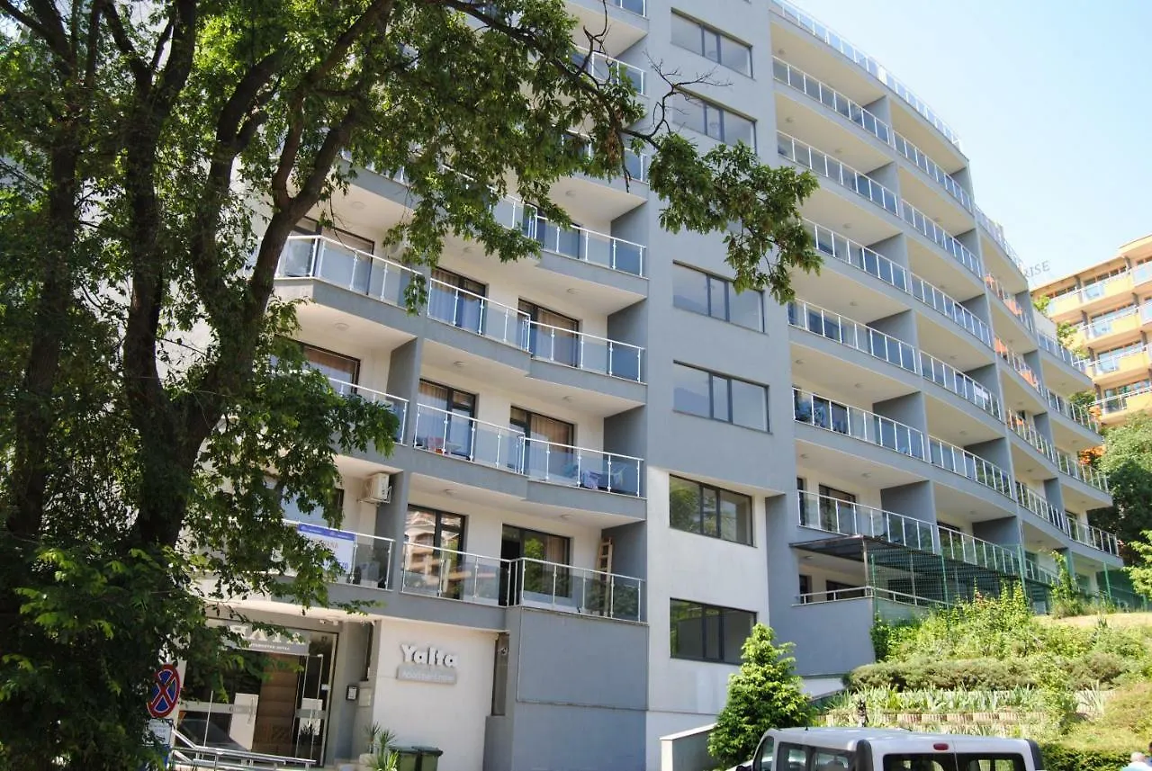Yalta Studio Golden Sands Hotel