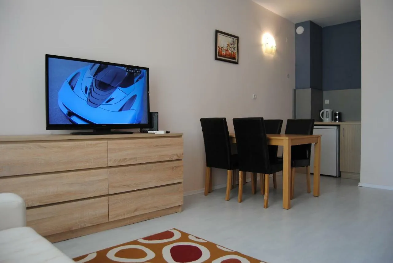 Yalta Studio Golden Sands Hotel 0*,
